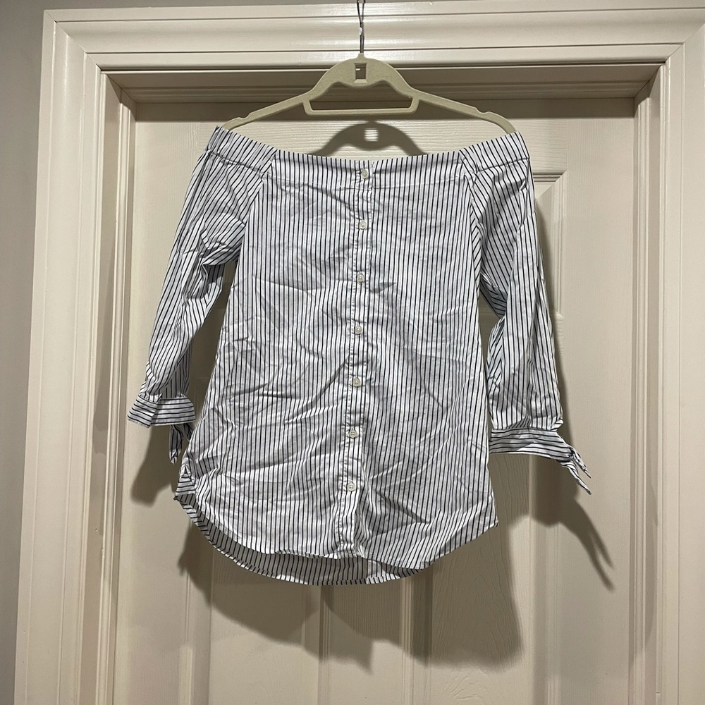 Artisan NY Off Shoulder Blouse